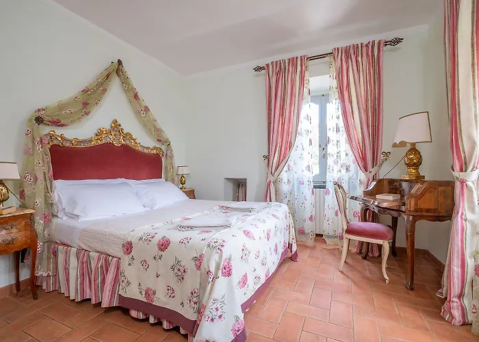 Castelli Di Napoleone Умбертиде